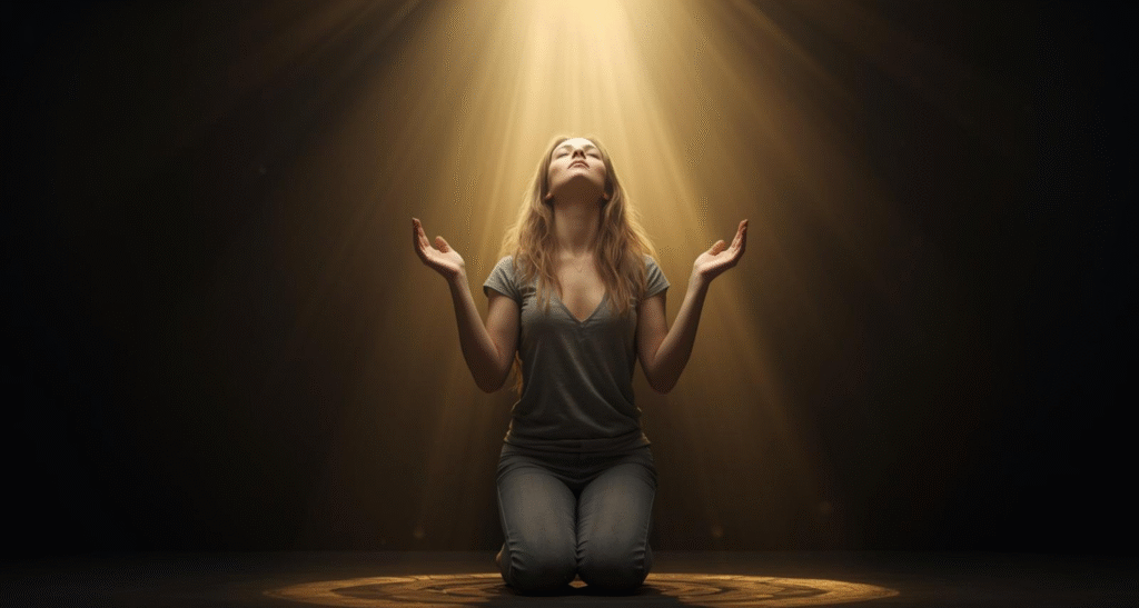 Pessoa em oração recebendo poder divino - fraqueza transformada em força espiritual segundo 2 Coríntios 12:10