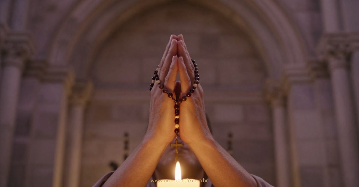 oração para São Pedro 29 de junho mãos orando devoção católica 